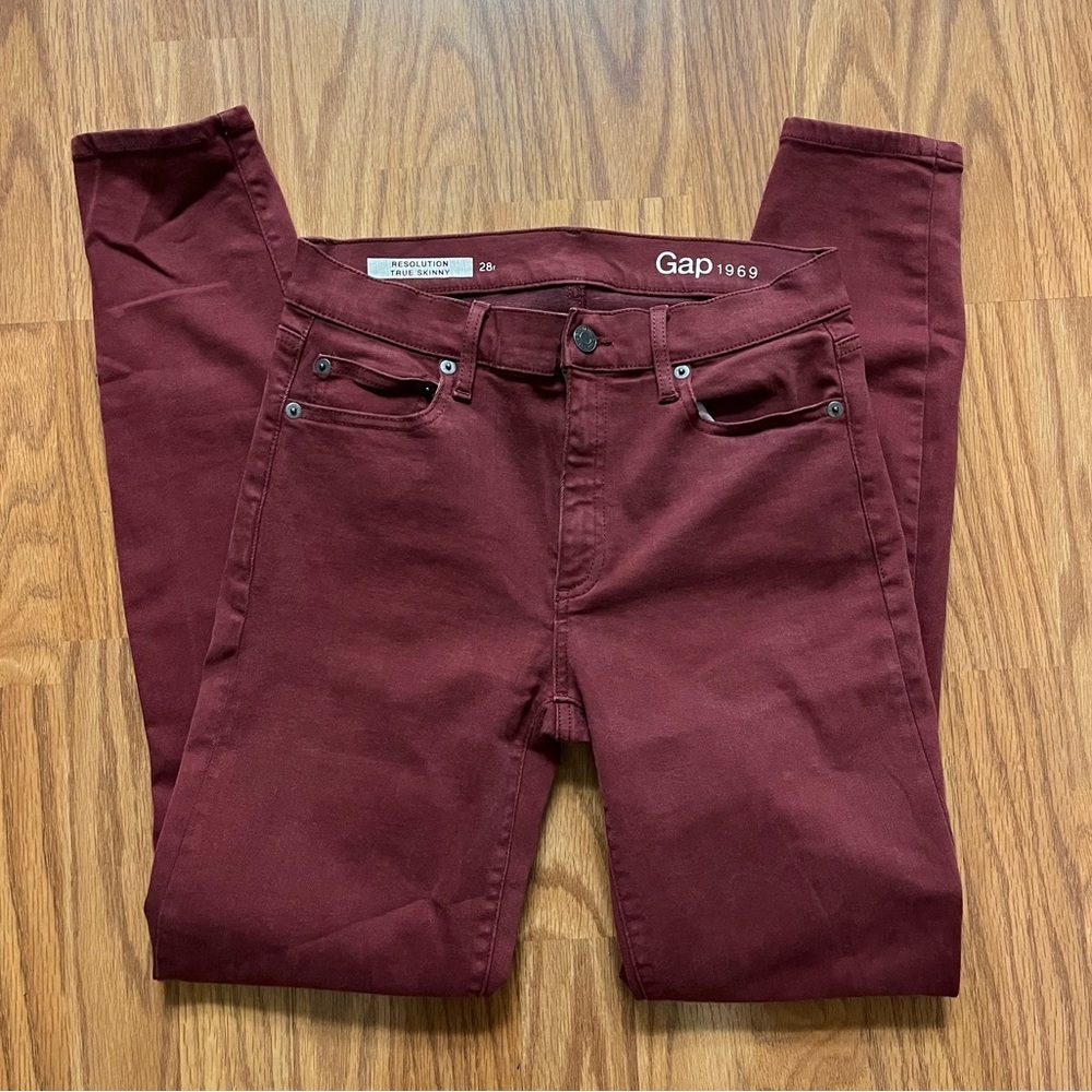 COPY - GAP 1969 Women’s Skinny Size 28R Maroon Colored Jeans. Material Stretche…